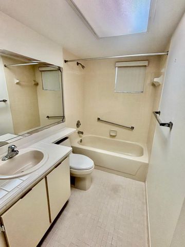 5340 Las Verdes Circle 222, Delray Beach, FL 33484