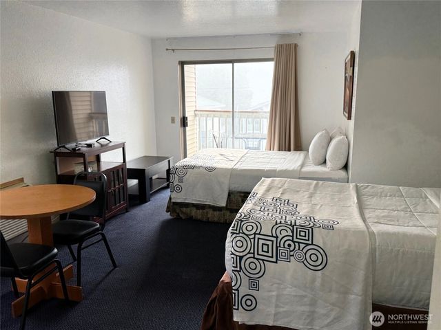 1120 N 91st Street, Seattle, WA 98103