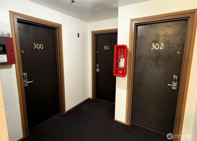 1120 N 91st Street, Seattle, WA 98103