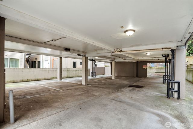 1120 N 91st Street, Seattle, WA 98103