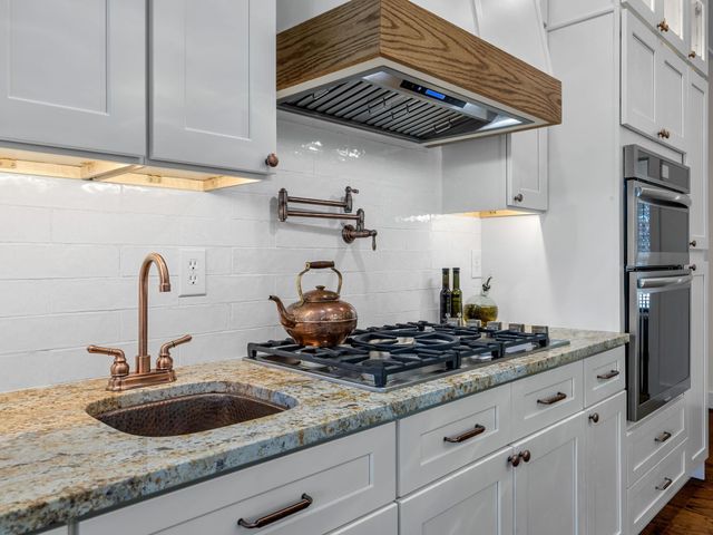 181 Lakeshore Drive, Chesnee, SC 29323