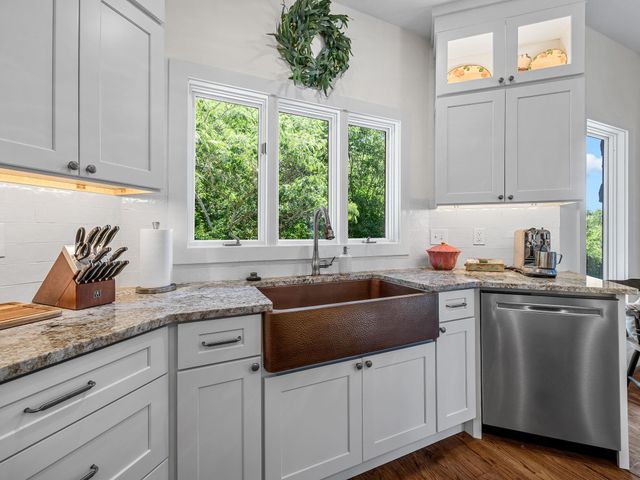 181 Lakeshore Drive, Chesnee, SC 29323