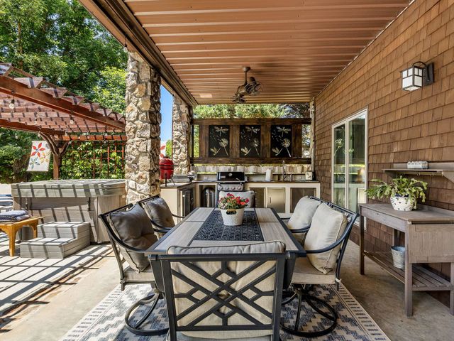 181 Lakeshore Drive, Chesnee, SC 29323
