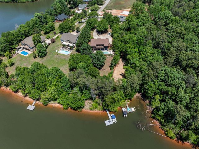 181 Lakeshore Drive, Chesnee, SC 29323