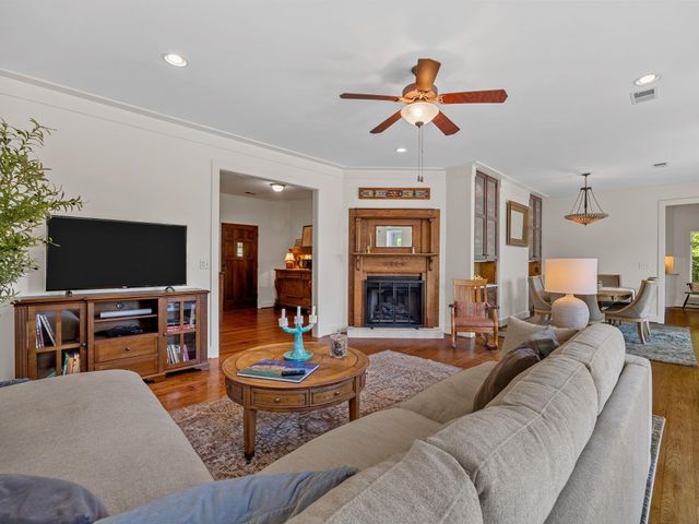 181 Lakeshore Drive, Chesnee, SC 29323