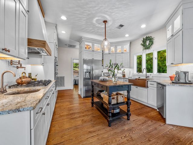 181 Lakeshore Drive, Chesnee, SC 29323