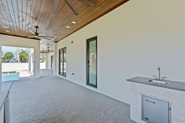 298 SW Statler Avenue, Port St. Lucie, FL 34984