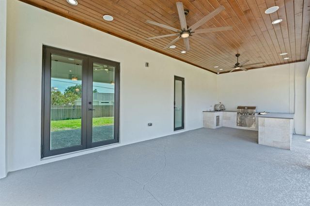 298 SW Statler Avenue, Port St. Lucie, FL 34984