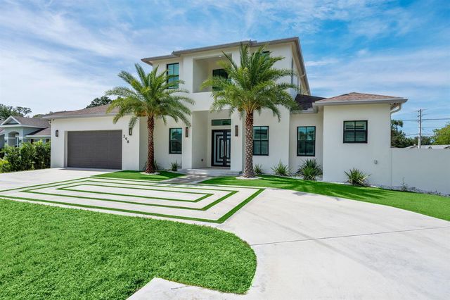 298 SW Statler Avenue, Port St. Lucie, FL 34984