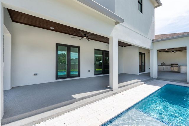 298 SW Statler Avenue, Port St. Lucie, FL 34984