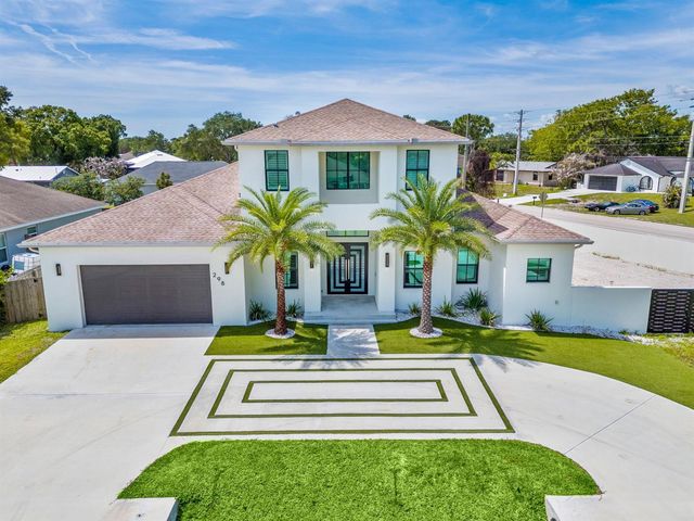 298 SW Statler Avenue, Port St. Lucie, FL 34984