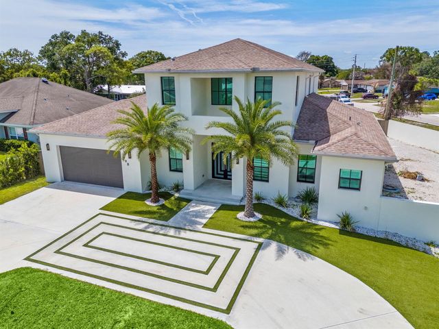 298 SW Statler Avenue, Port St. Lucie, FL 34984