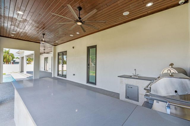 298 SW Statler Avenue, Port St. Lucie, FL 34984