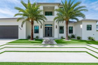 298 SW Statler Avenue, Port St. Lucie, FL 34984