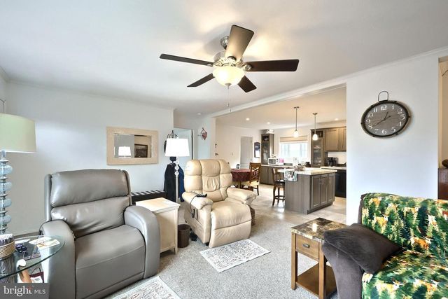 233 EAGLE DR, Hanover, PA 17331