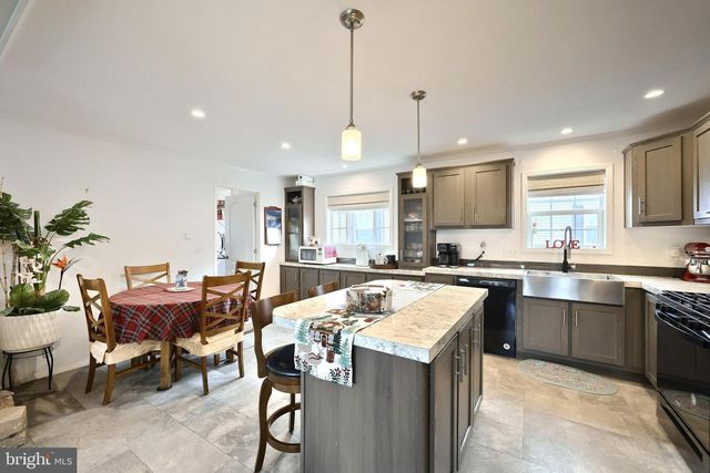 233 EAGLE DR, Hanover, PA 17331