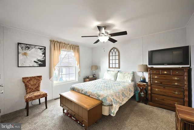 233 EAGLE DR, Hanover, PA 17331