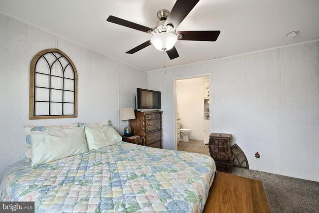 233 EAGLE DR, Hanover, PA 17331