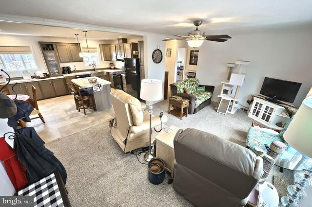 233 EAGLE DR, Hanover, PA 17331