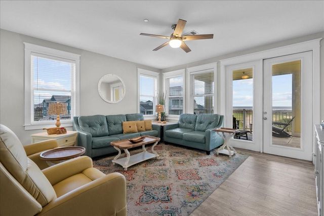 4111 Pointe West Drive 201, Galveston, TX 77554