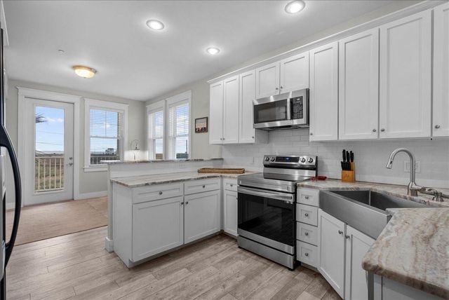 4111 Pointe West Drive 201, Galveston, TX 77554