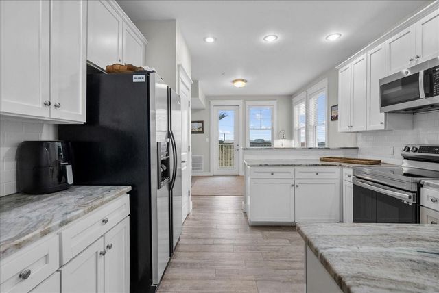 4111 Pointe West Drive 201, Galveston, TX 77554