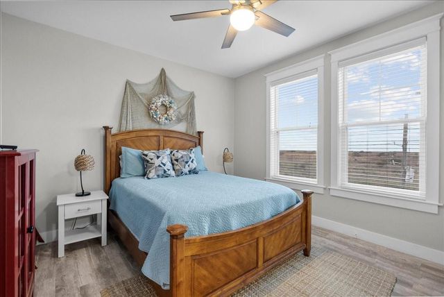 4111 Pointe West Drive 201, Galveston, TX 77554