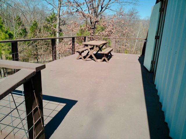 9101 E State Highway 90, Pineville, MO 64856