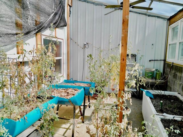 9101 E State Highway 90, Pineville, MO 64856