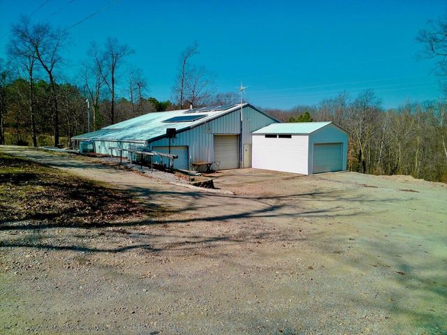 9101 E State Highway 90, Pineville, MO 64856