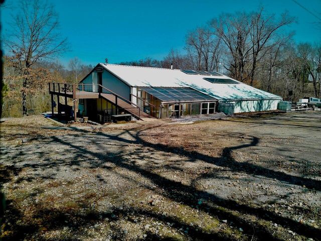 9101 E State Highway 90, Pineville, MO 64856