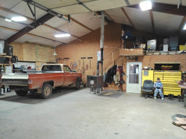 9101 E State Highway 90, Pineville, MO 64856