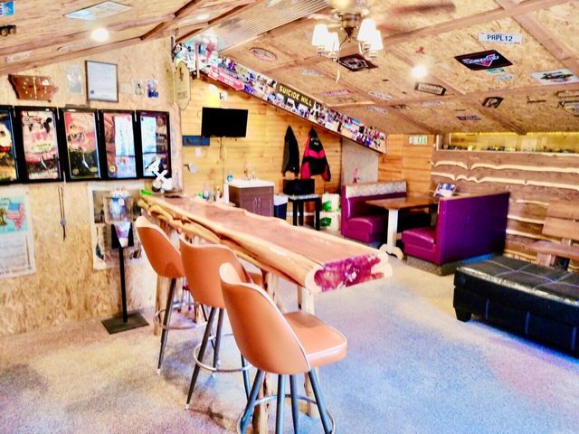 9101 E State Highway 90, Pineville, MO 64856