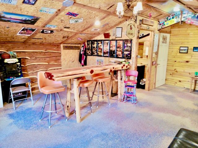 9101 E State Highway 90, Pineville, MO 64856