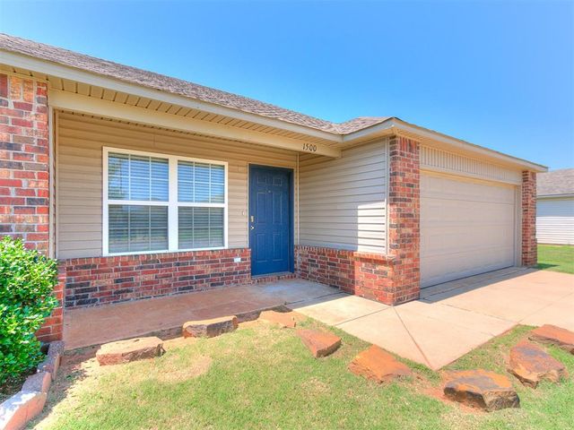 1500 Sandstone Drive, Noble, OK 73068