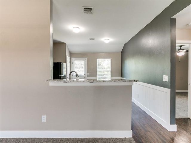 1500 Sandstone Drive, Noble, OK 73068