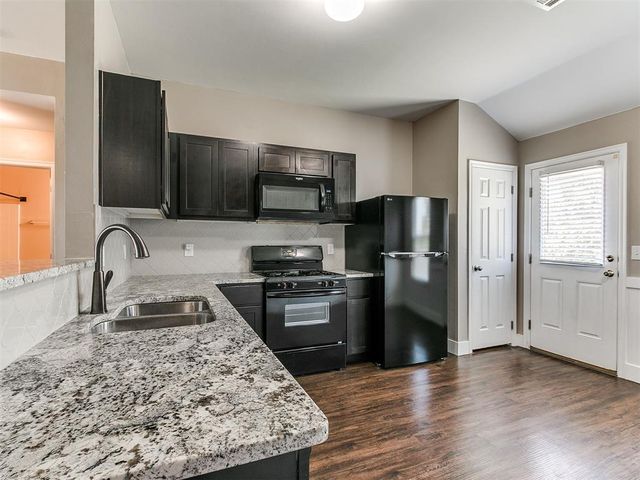 1500 Sandstone Drive, Noble, OK 73068