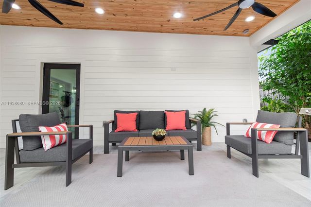 3540 NE 28th Ave, Lighthouse Point, FL 33064