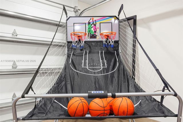 3540 NE 28th Ave, Lighthouse Point, FL 33064