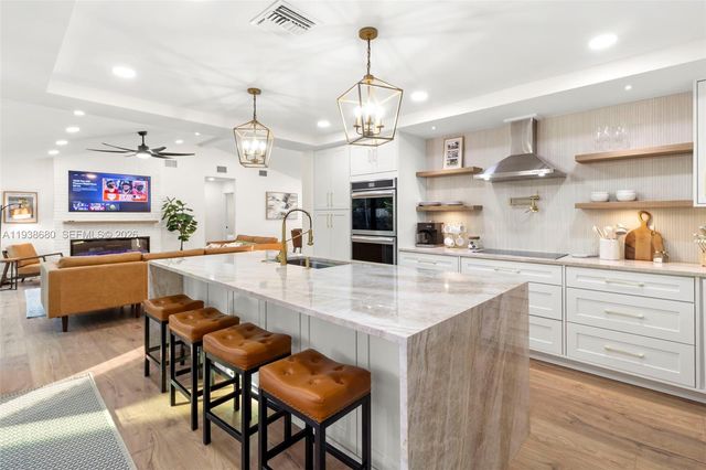 3540 NE 28th Ave, Lighthouse Point, FL 33064