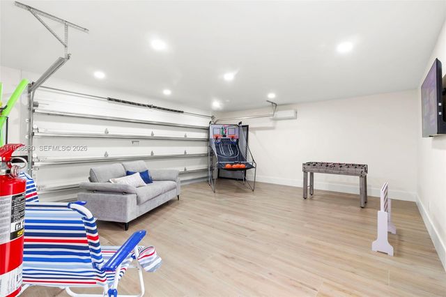 3540 NE 28th Ave, Lighthouse Point, FL 33064