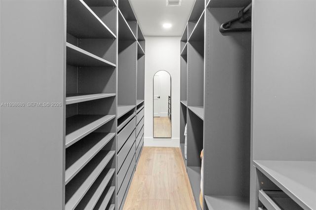 3540 NE 28th Ave, Lighthouse Point, FL 33064