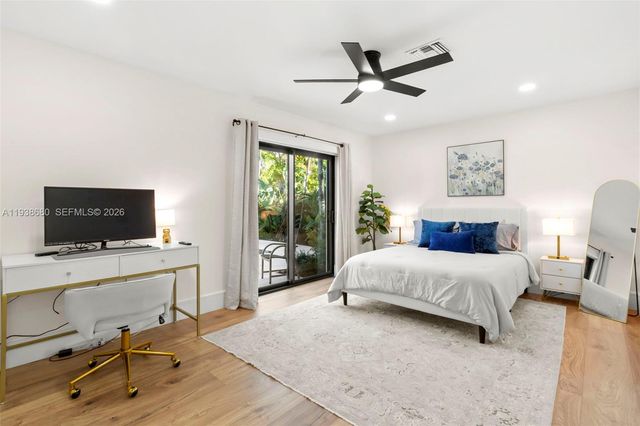 3540 NE 28th Ave, Lighthouse Point, FL 33064