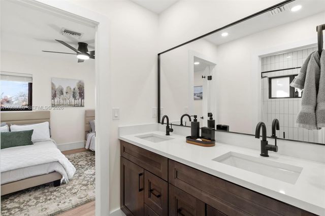 3540 NE 28th Ave, Lighthouse Point, FL 33064