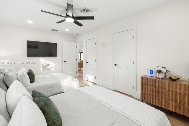 3540 NE 28th Ave, Lighthouse Point, FL 33064