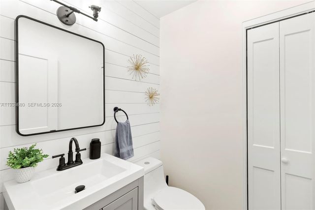 3540 NE 28th Ave, Lighthouse Point, FL 33064