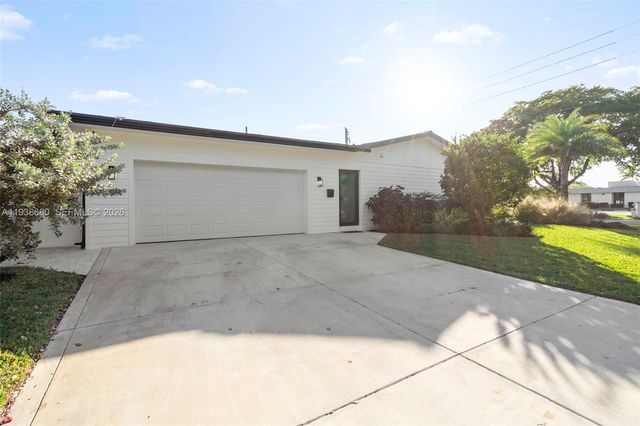 3540 NE 28th Ave, Lighthouse Point, FL 33064