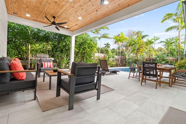 3540 NE 28th Ave, Lighthouse Point, FL 33064