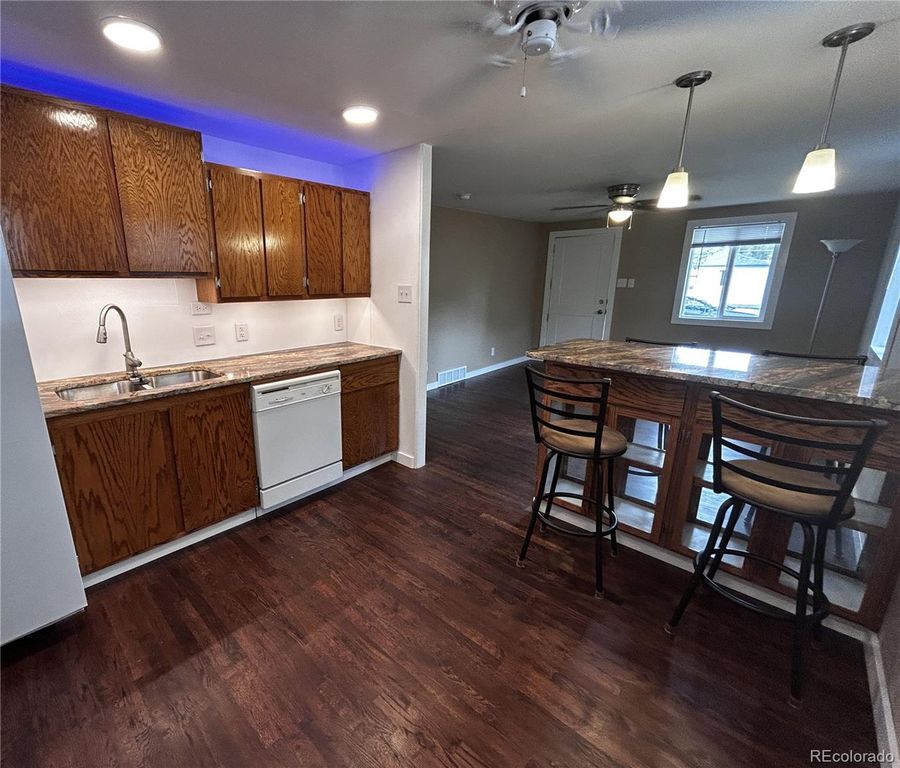 6915 W 55th Place, Arvada, CO 80002