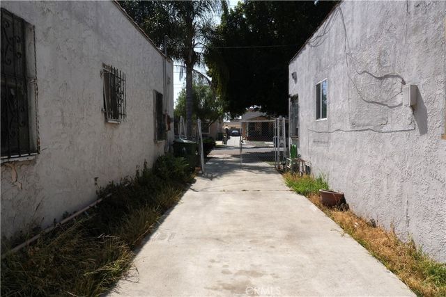 611 W 91st, Los Angeles, CA 90044